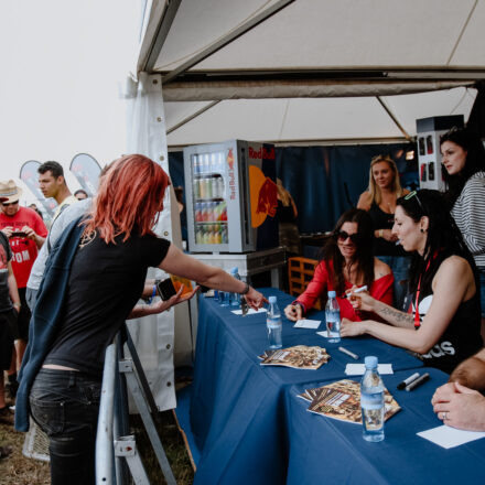 Nova Rock Festival 2018 – Day 2 – Autogrammzelt @ Pannonia Fields