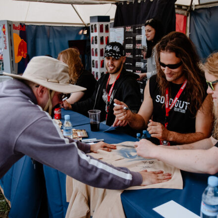 Nova Rock Festival 2018 – Day 2 – Autogrammzelt @ Pannonia Fields