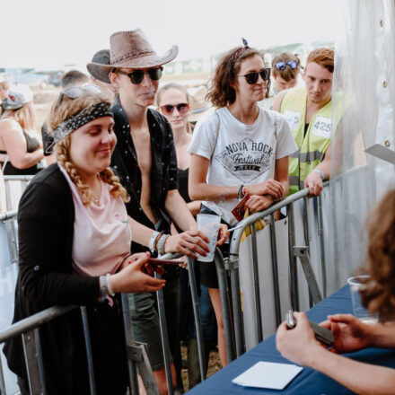 Nova Rock Festival 2018 – Day 2 – Autogrammzelt @ Pannonia Fields