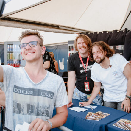 Nova Rock Festival 2018 – Day 2 – Autogrammzelt @ Pannonia Fields