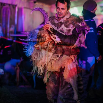 Perchtenlauf & Krampusdisco