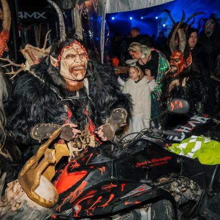 Perchtenlauf & Krampusdisco