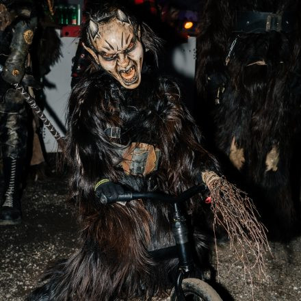 Perchtenlauf & Krampusdisco