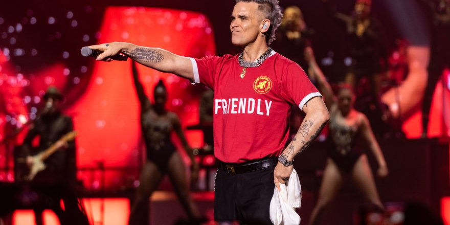 ROBBIE WILLIAMS