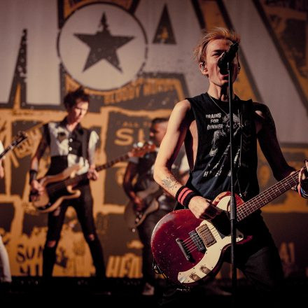 SUM 41