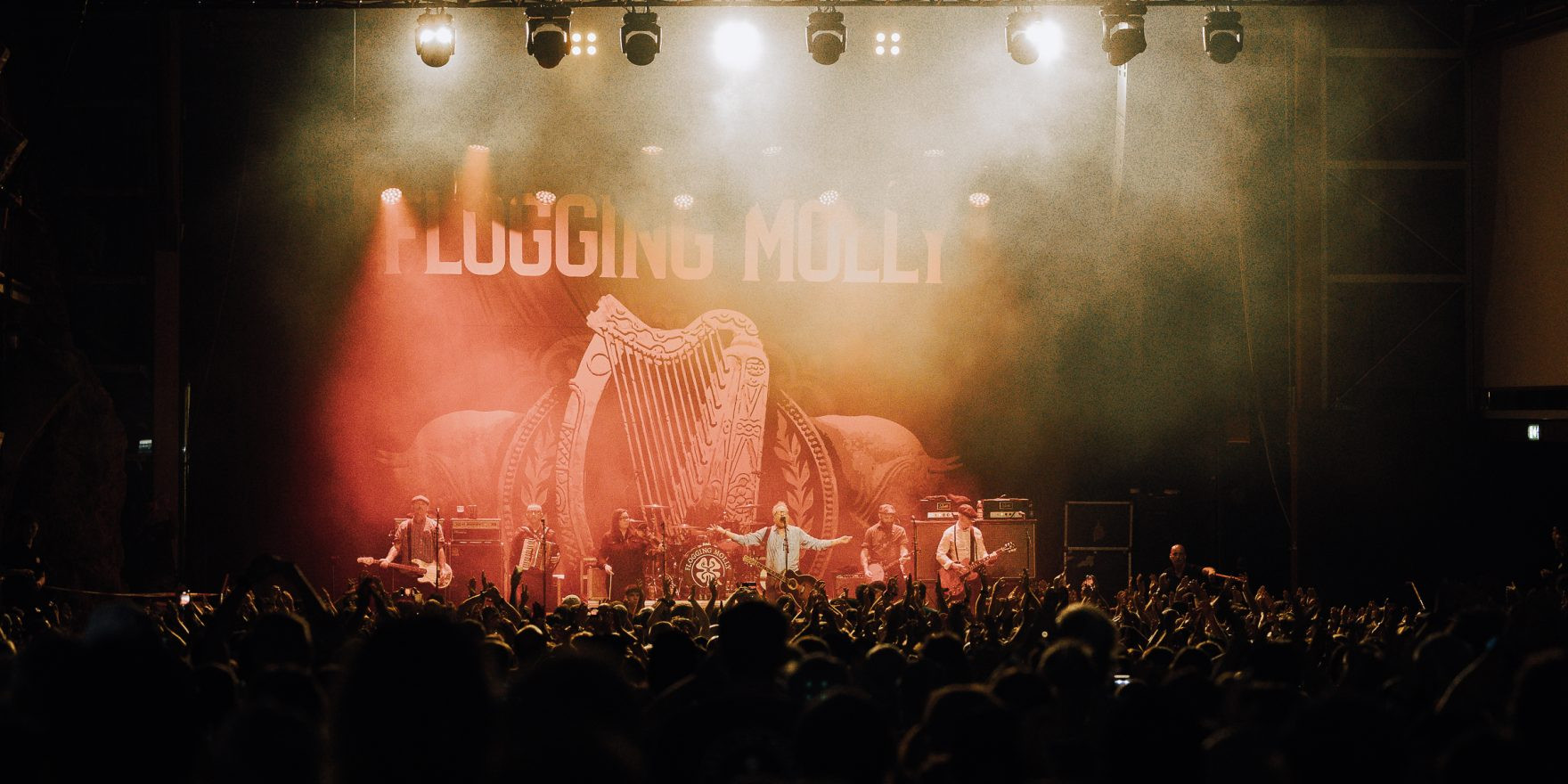 FLOGGING MOLLY & The Burning Flags