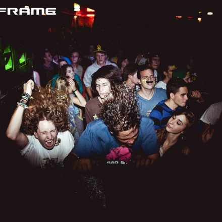 Mainframe Monsta feat. Xilent & Millions Like Us @ Arena