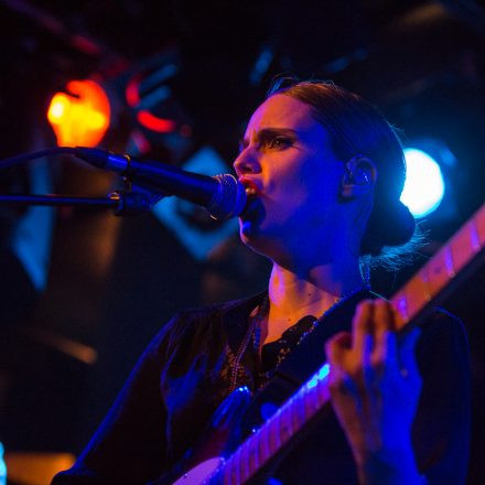 Anna Calvi - AUSVERKAUFT @ Chaya Fuera