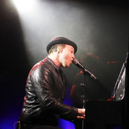 Gavin Degraw @ Arena