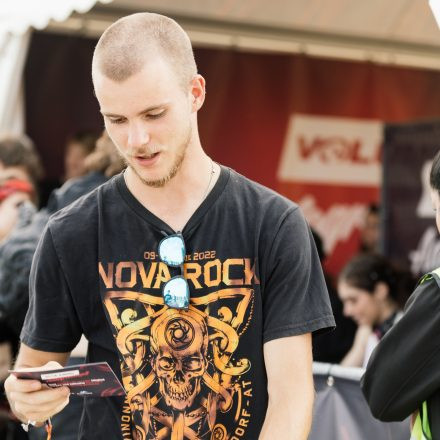 Volume Autogrammzelt @ Nova Rock Festival 2024